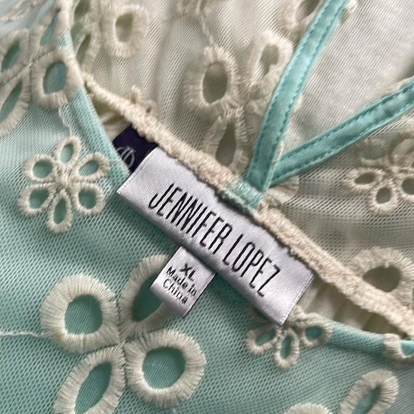 Jennifer Lopez top lace overlay - Picture 5 of 6
